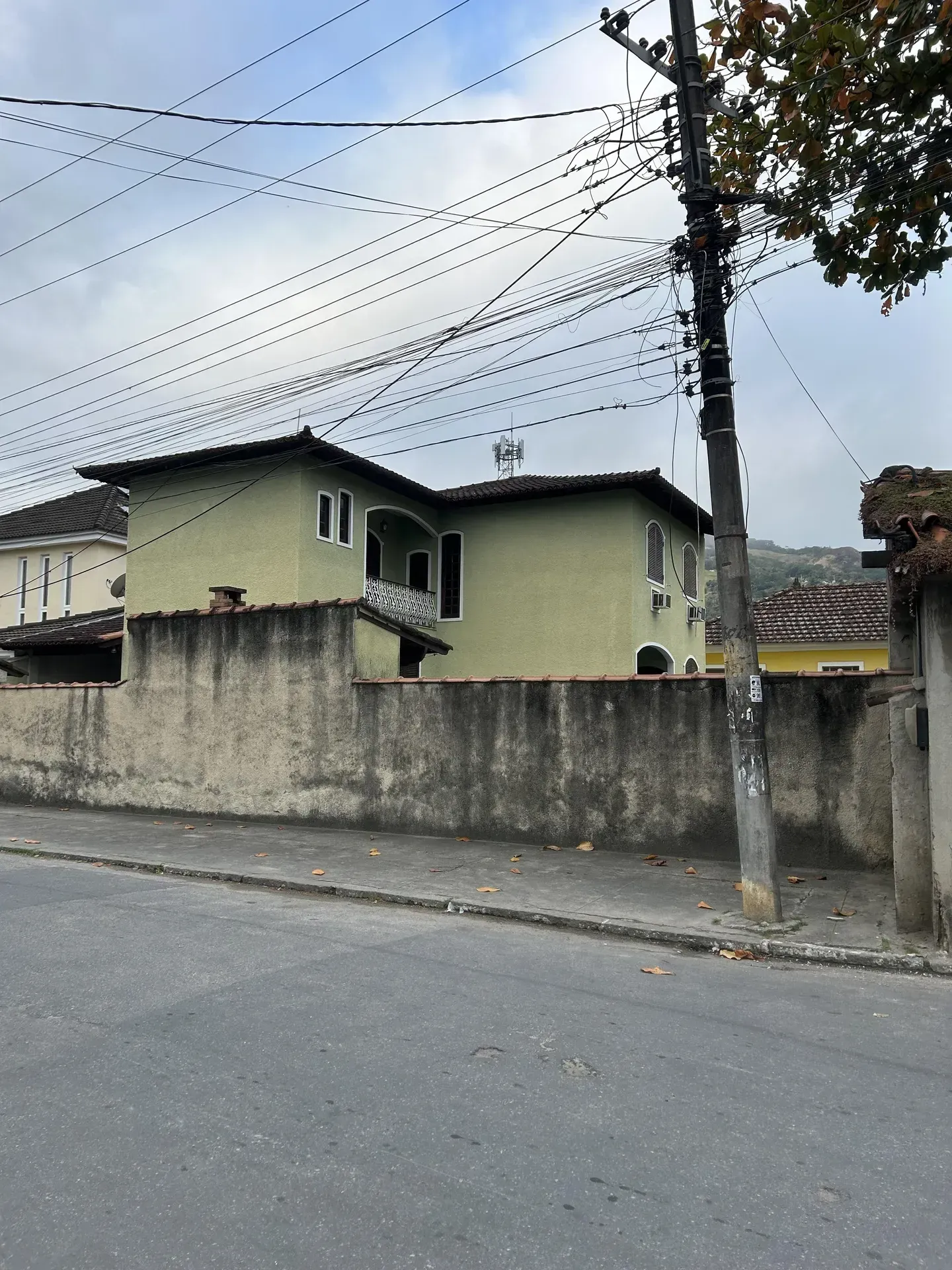 Casa com 4 quartos e 4 banheiros com box de vidro — photo 46