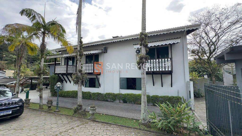 Unfurnished house with 7 en-suite bedrooms and balcony — photo 2