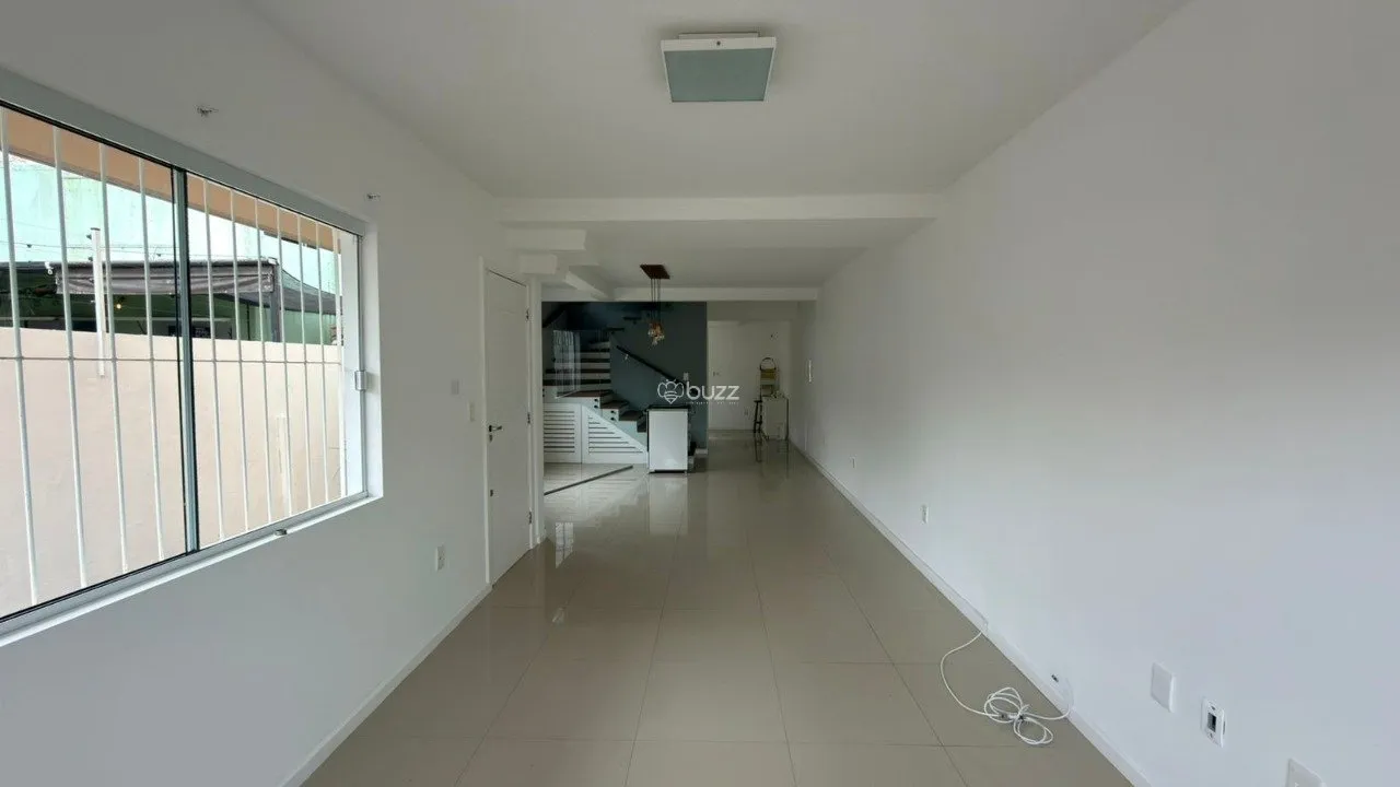 146 m² house with a walk-in closet and a garden — photo 19