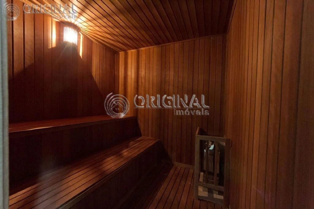 One-bedroom apartment in a building with an indoor pool — photo 5