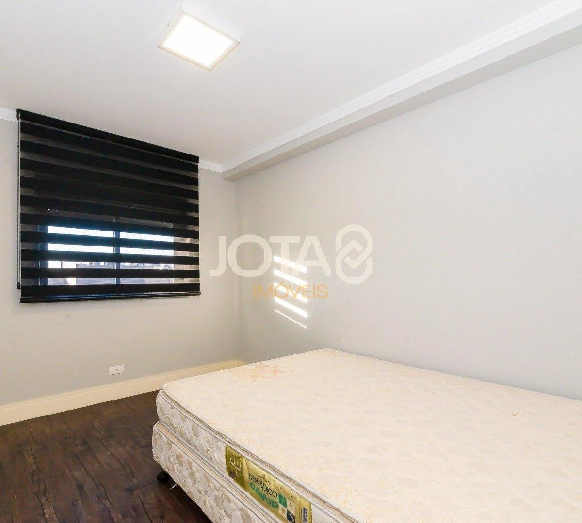 Apartment with 3 en-suite bedrooms and enclosed balcony — photo 28