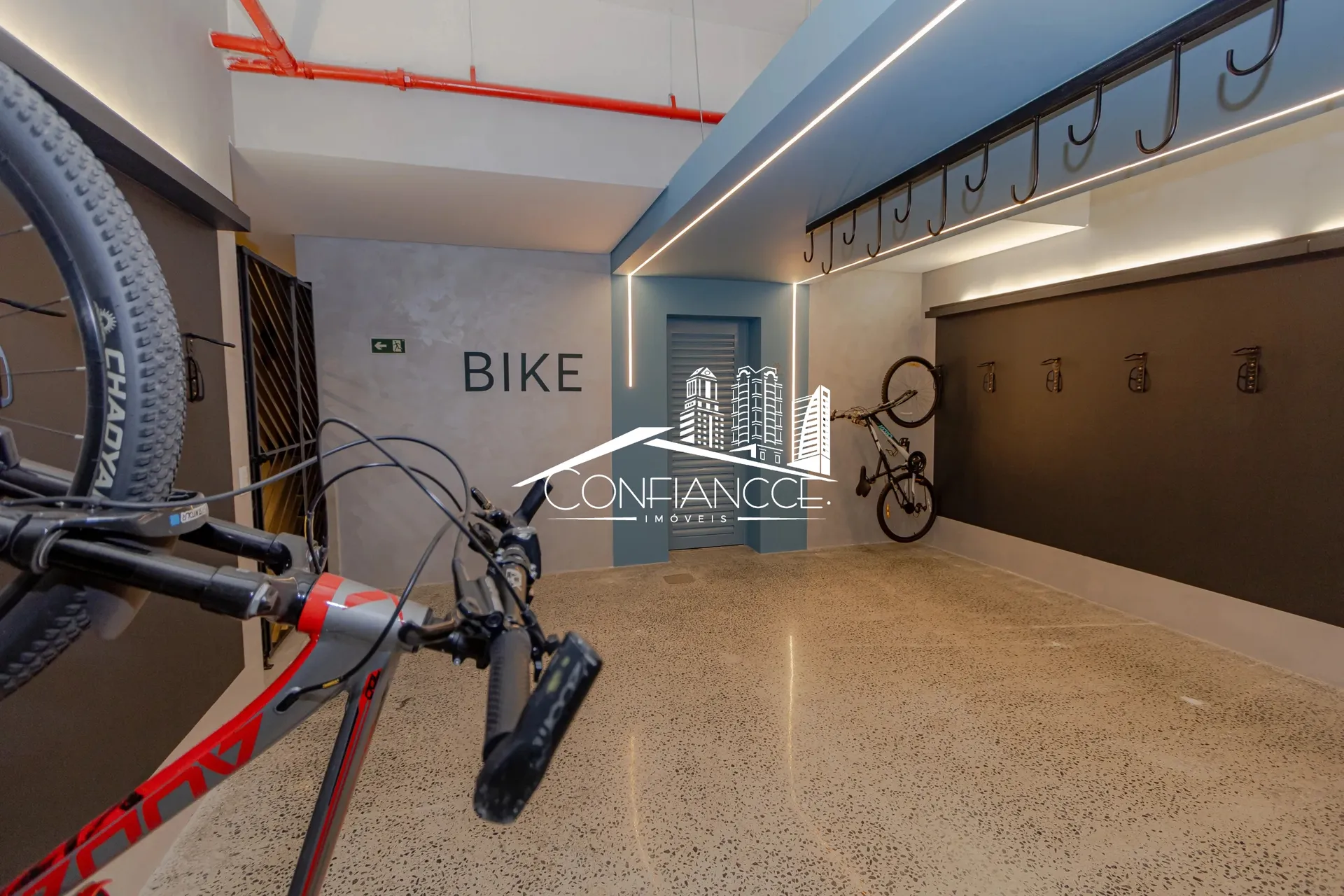3-bedroom apartment with a private pool in Curitiba — photo 37