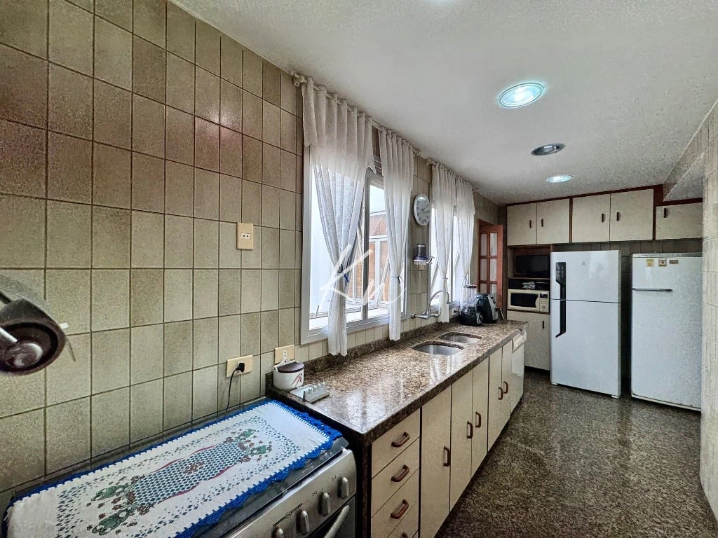 Furnished apartment, 254 m², with a grill on the balcony — photo 29