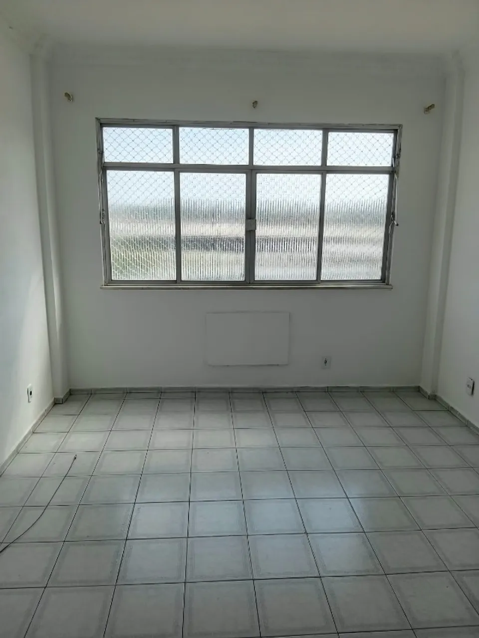 2-bedroom apartment in a building with a gym — photo 4