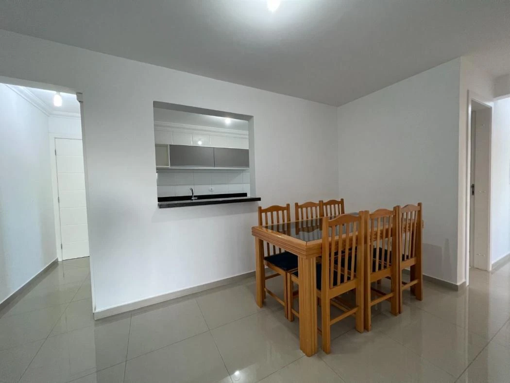 Balcony with a grill in a 3-bedroom apartment, 82 m² — photo 6