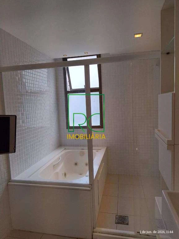 234 m² unfurnished apartment with 4 en-suite bedrooms — photo 8