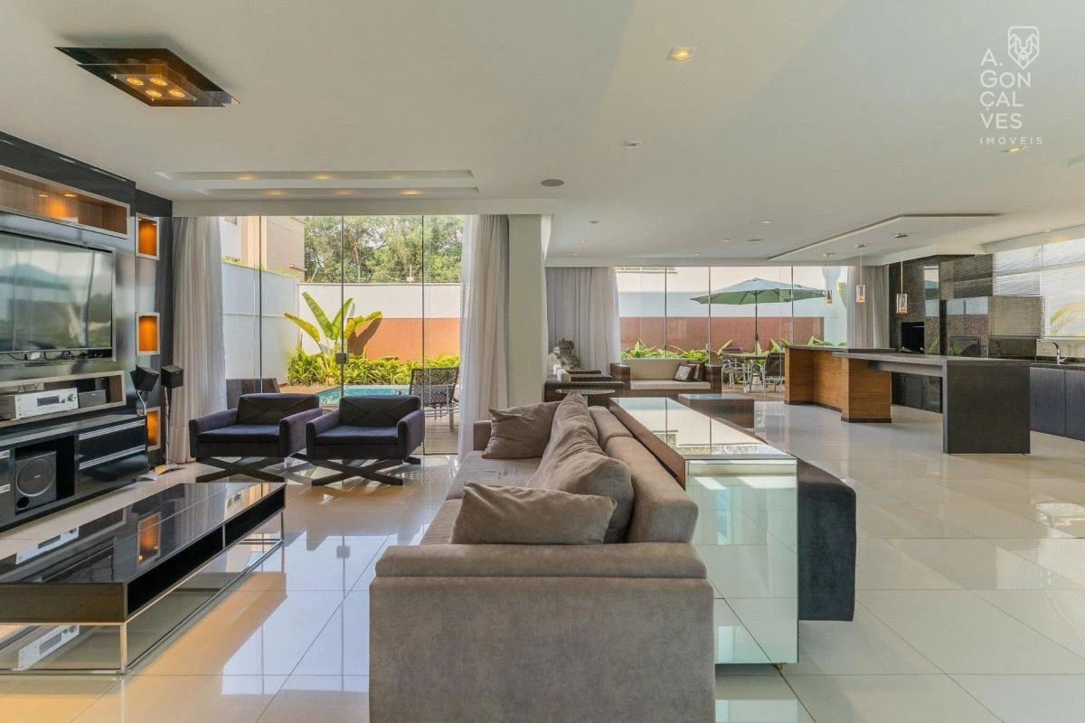 Furnished house with 3 en-suite bedrooms and balconies — photo 10