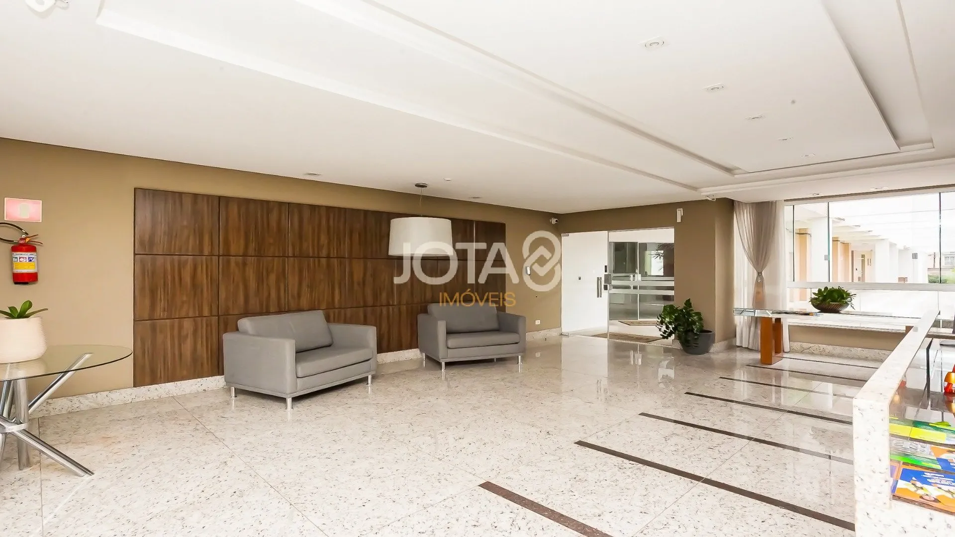Furnished apartment with 131 m², 2 bedrooms and 3 baths — photo 23