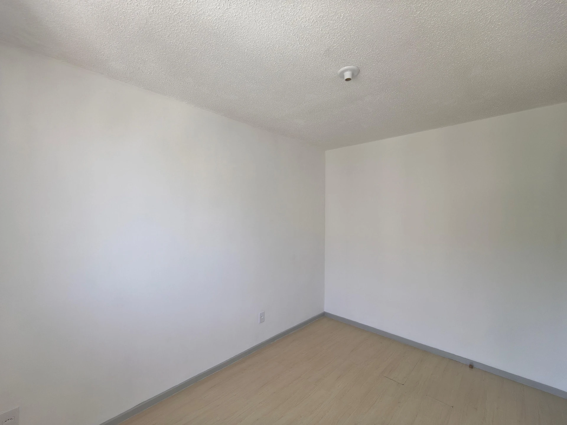Apartamento de 2 quartos em condomínio com piscina — photo 23