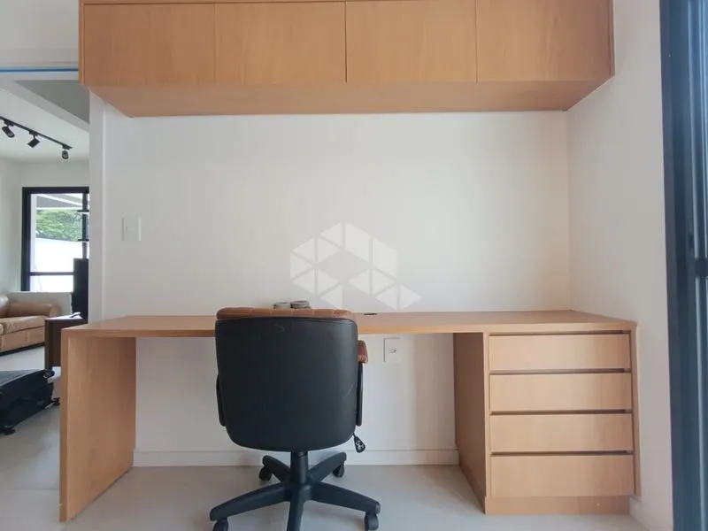 Apartamento amueblado de 2 habitaciones con jardín privado — photo 11