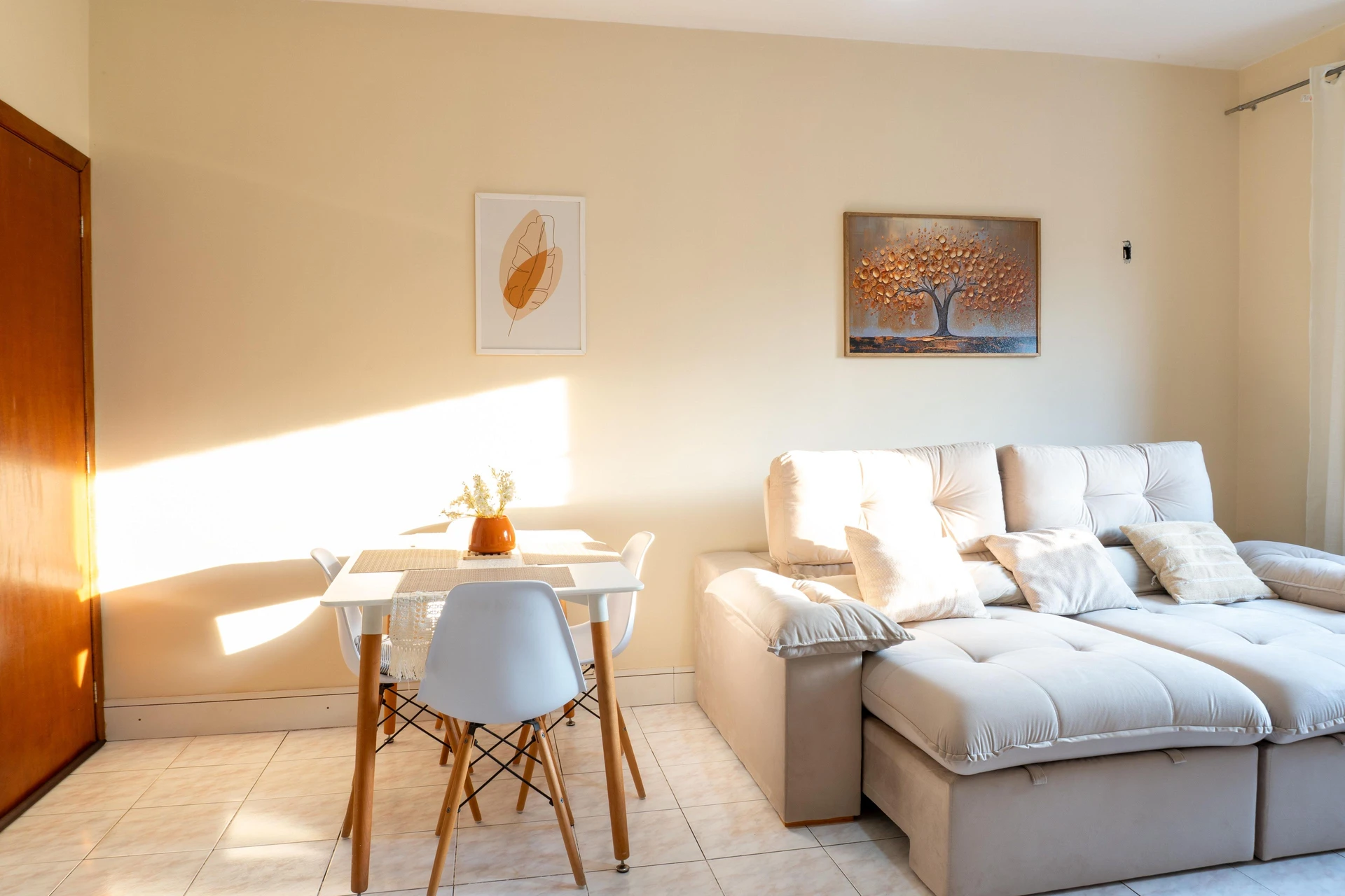 Furnished 3-bedroom apartment with 2 bathrooms — photo 11