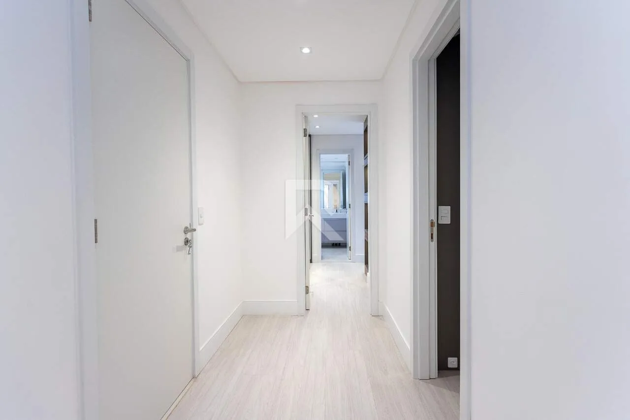 159 m² apartment with 4 bedrooms and a glassed-in balcony — photo 21