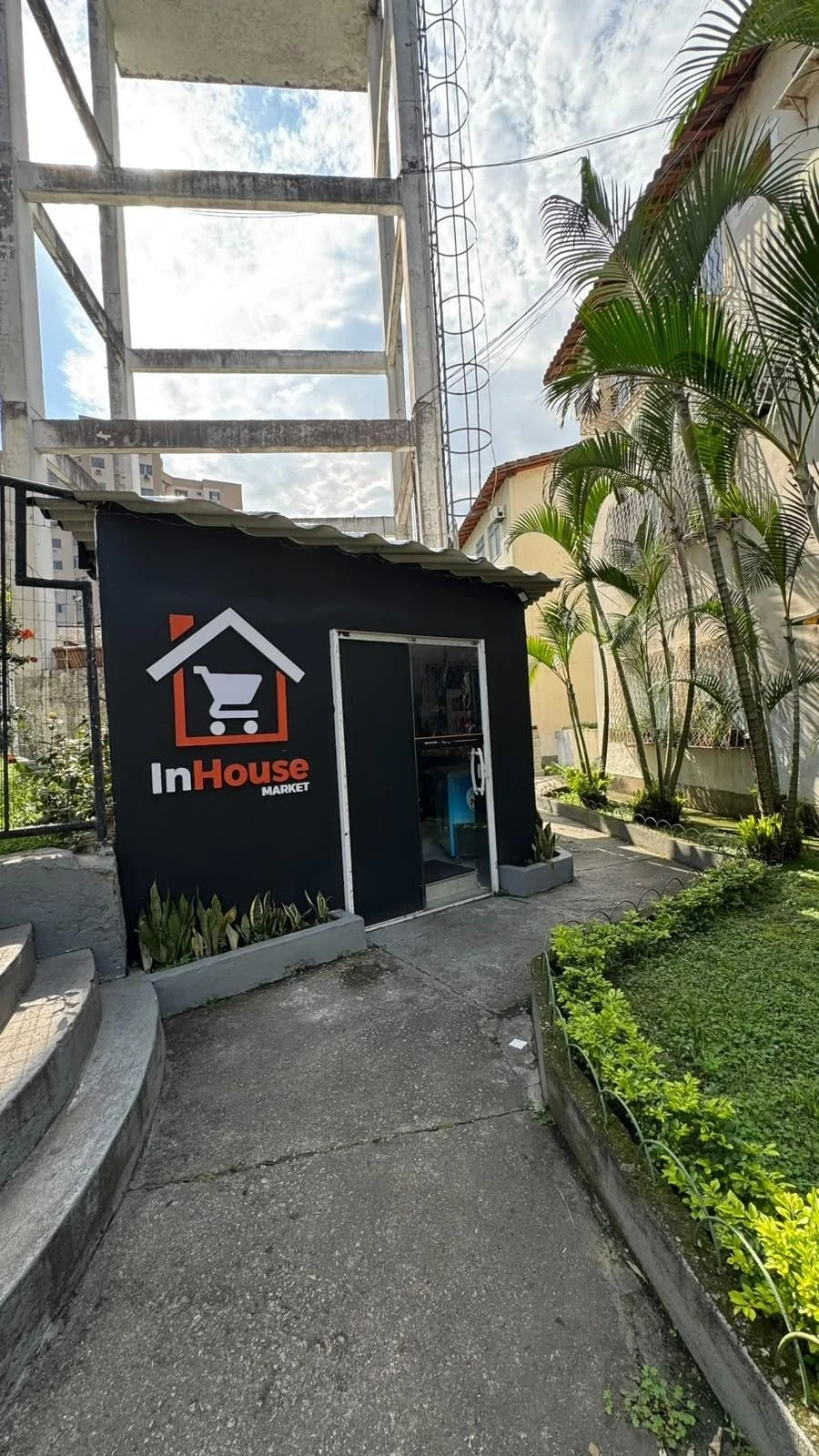 Apartamento de 3 quartos em condomínio com piscina — photo 3