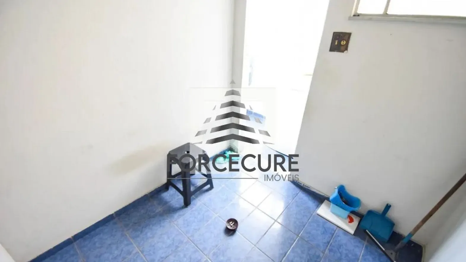 Apartamento mobiliado com 4 quartos e 2 banheiros — photo 34