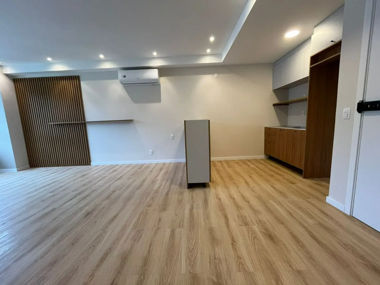 1-bedroom apartment with open-plan kitchen and 70 m² — photo 6