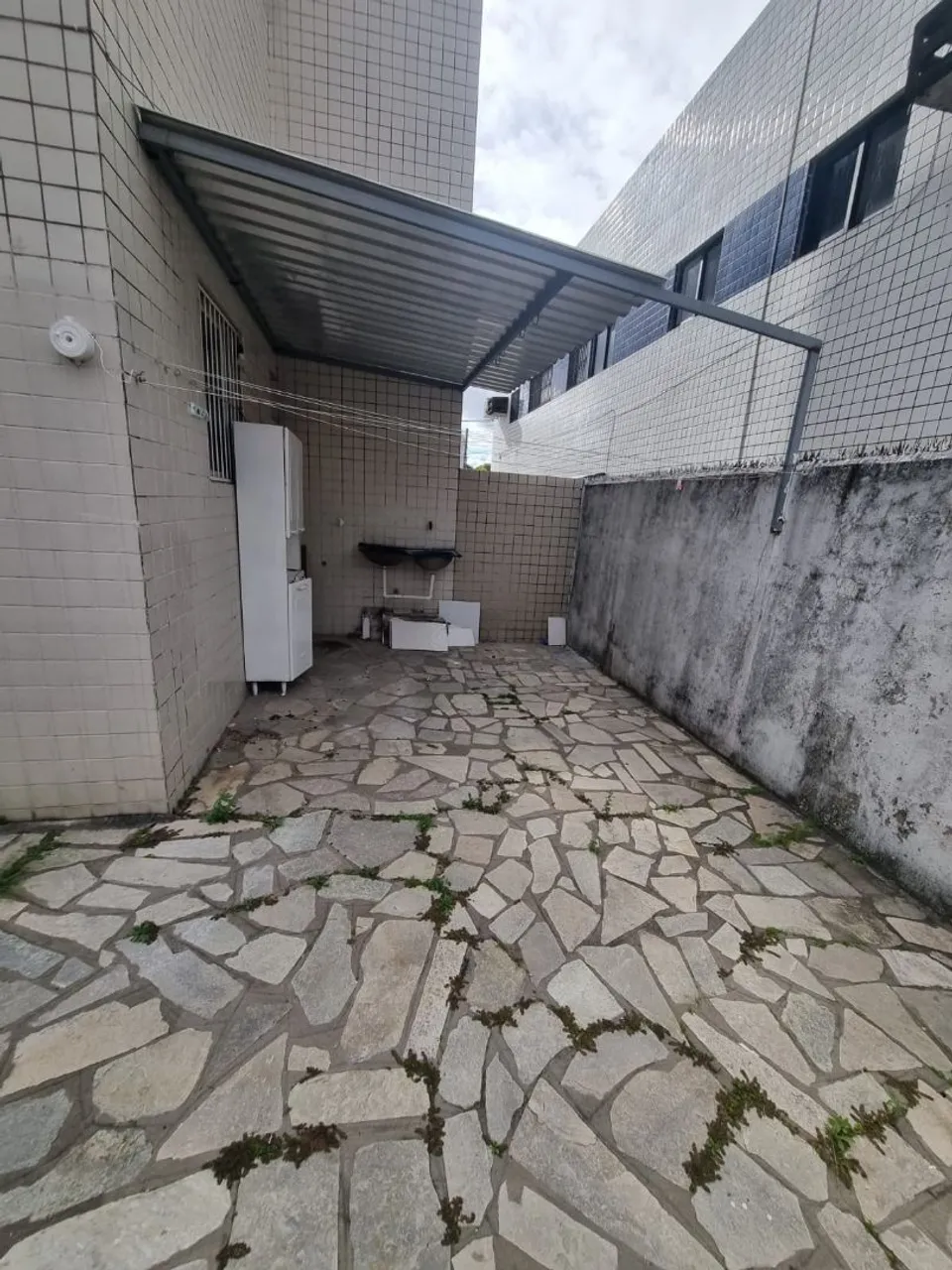 Квартира без меблів з 3 спальнями та балконом — photo 12
