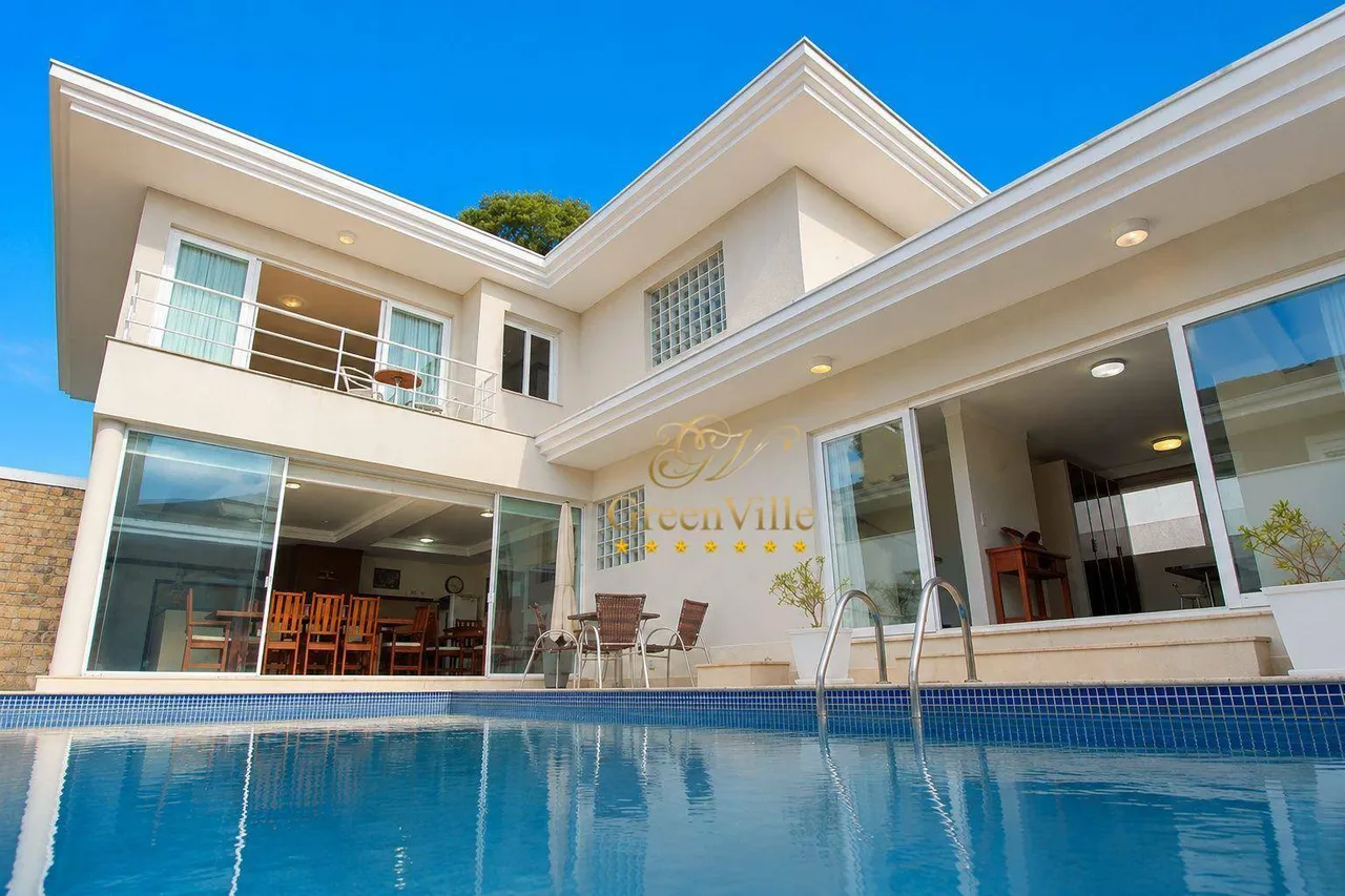 House with built-in balcony grill and 4 en-suite suites