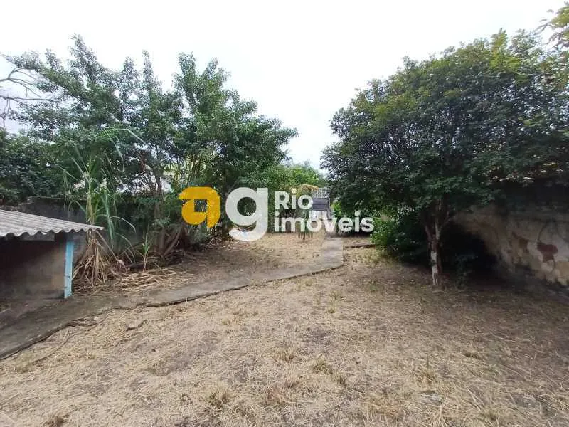 Casa de rua com 3 quartos, 2 banheiros e 100 m² — photo 17
