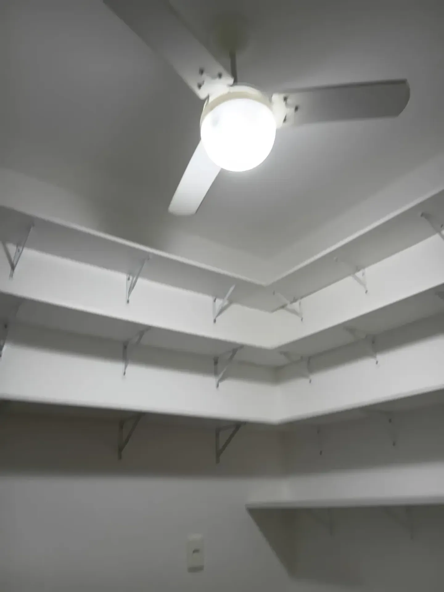 75 m² apartment with a walk-in closet and a home office — photo 38