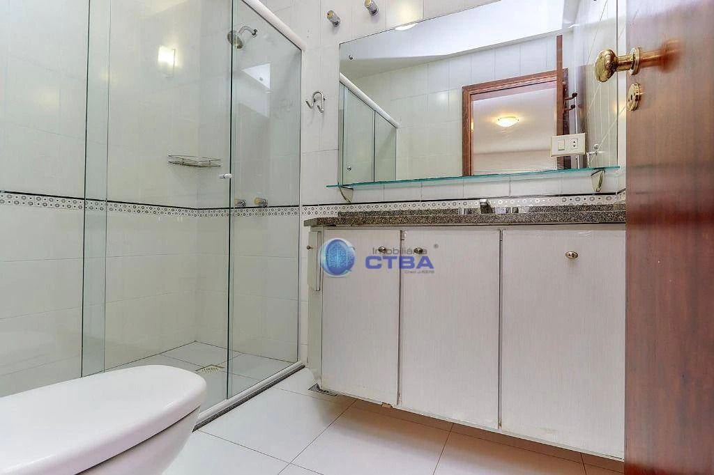 House, 164 m², with wood or laminate floors — photo 15