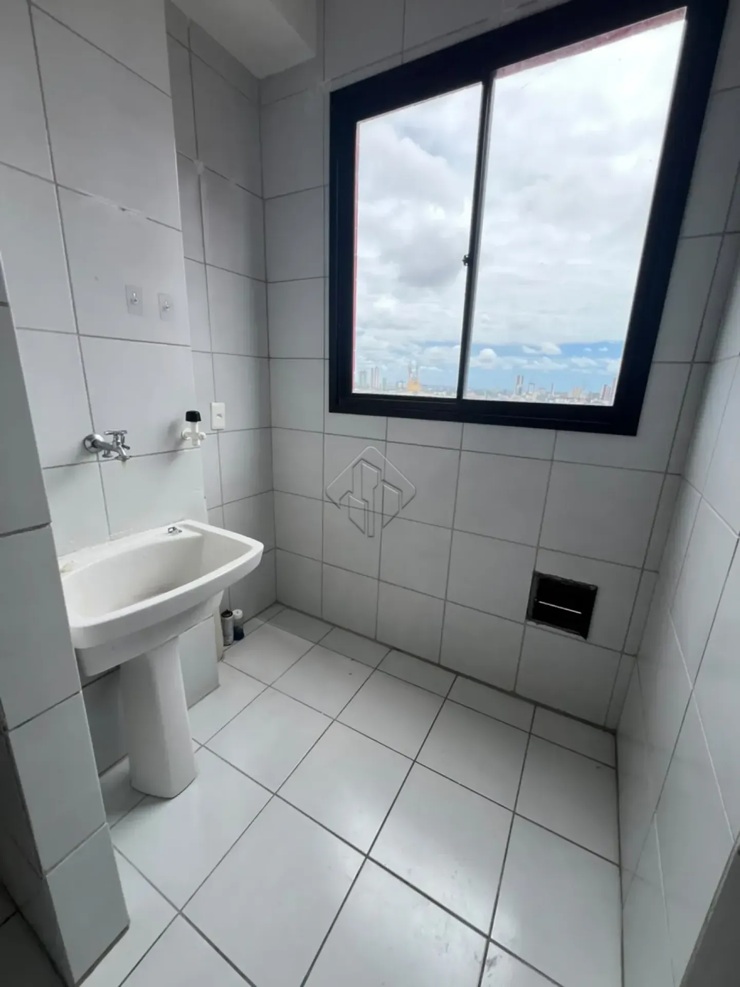 Apartamento de 2 quartos em condomínio com piscina — photo 16