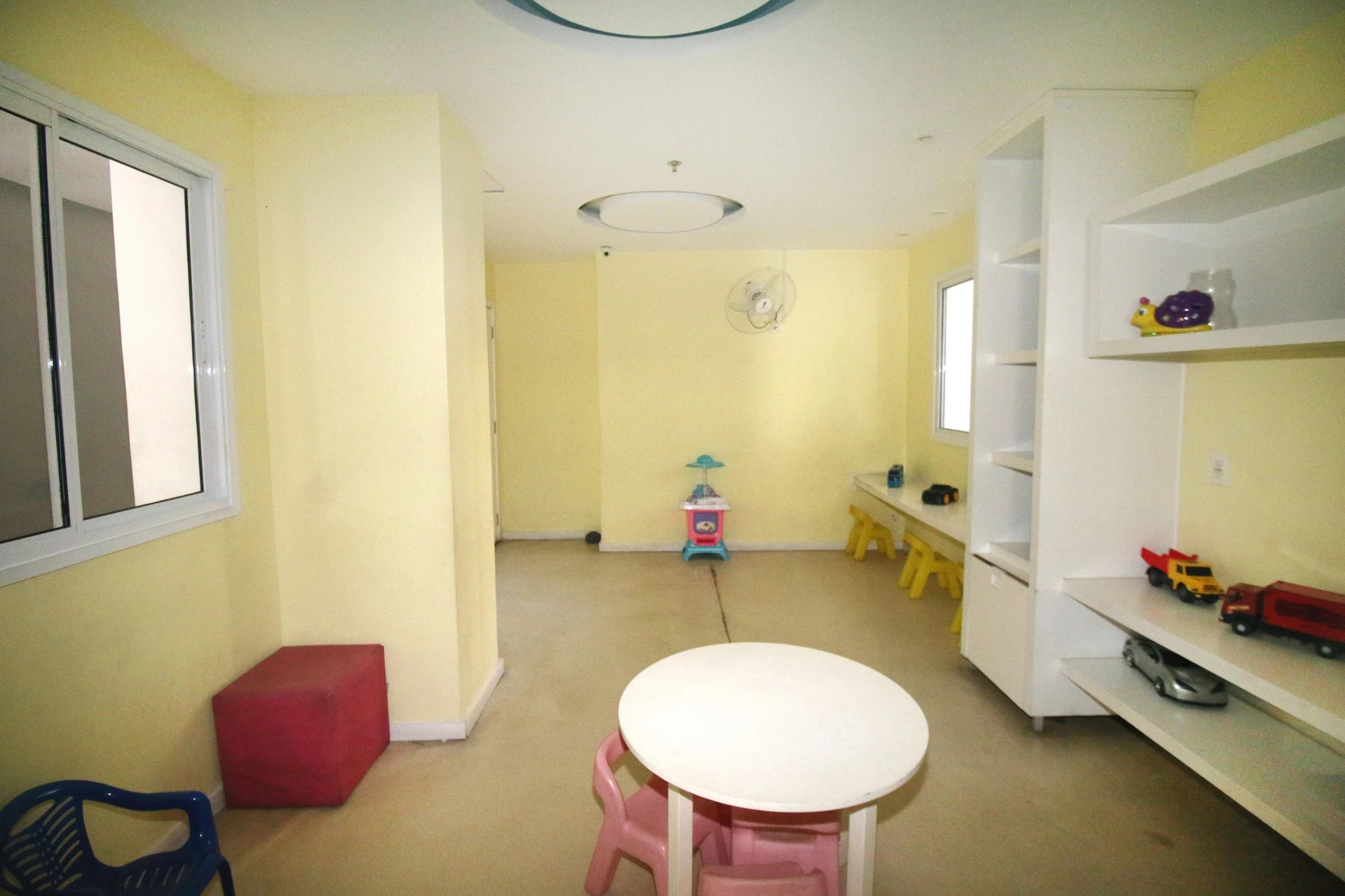 Rental apartment with 2 bedrooms and a balcony — photo 47