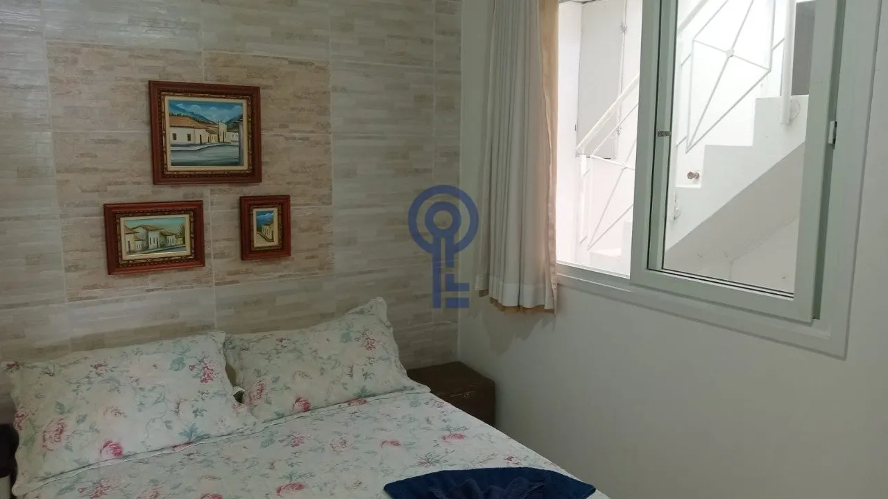 Furnished 1-bedroom apartment with water and mountain views — photo 15