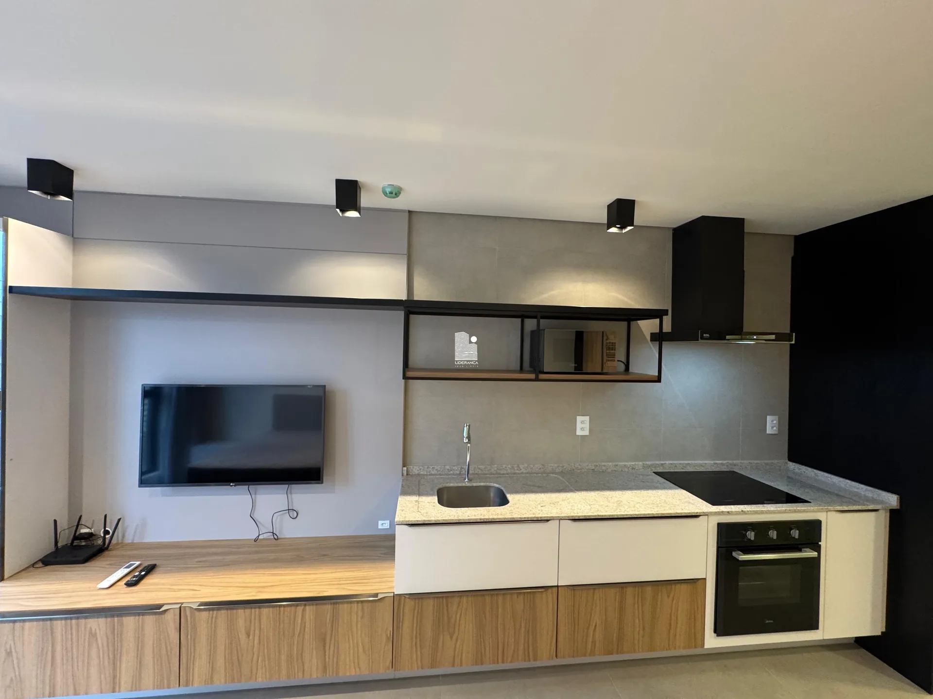 Furnished studio in a building with a gym — photo 17