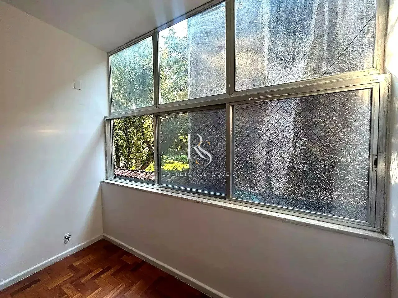 Apartment on the 1st floor with floor-to-ceiling windows — photo 20
