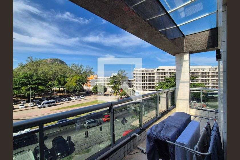 Furnished apartment with a glassed-in balcony — photo 14