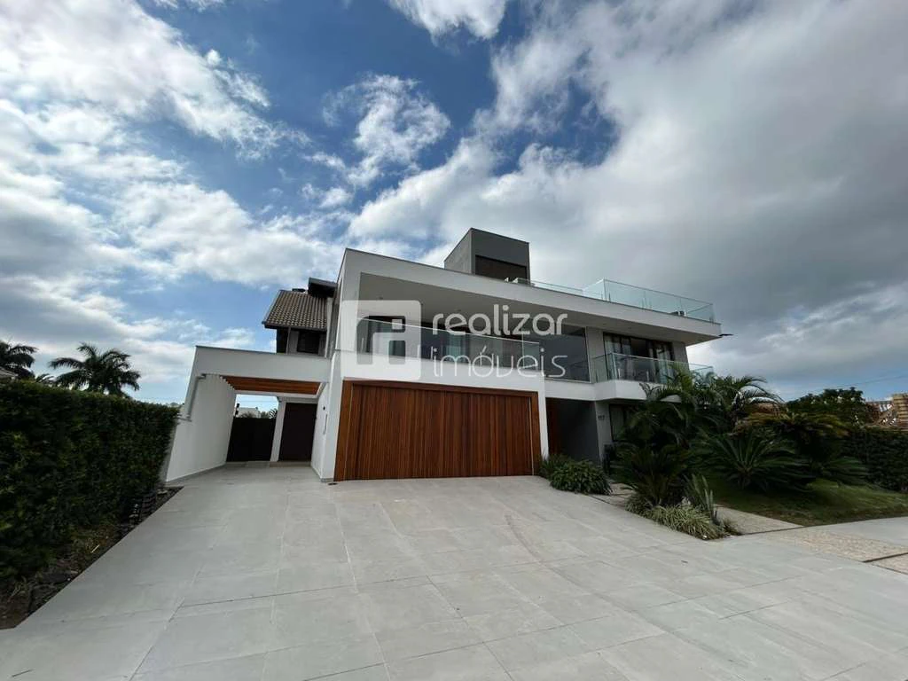 Casa com 7 quartos e 6 suítes com cozinha americana — photo 2