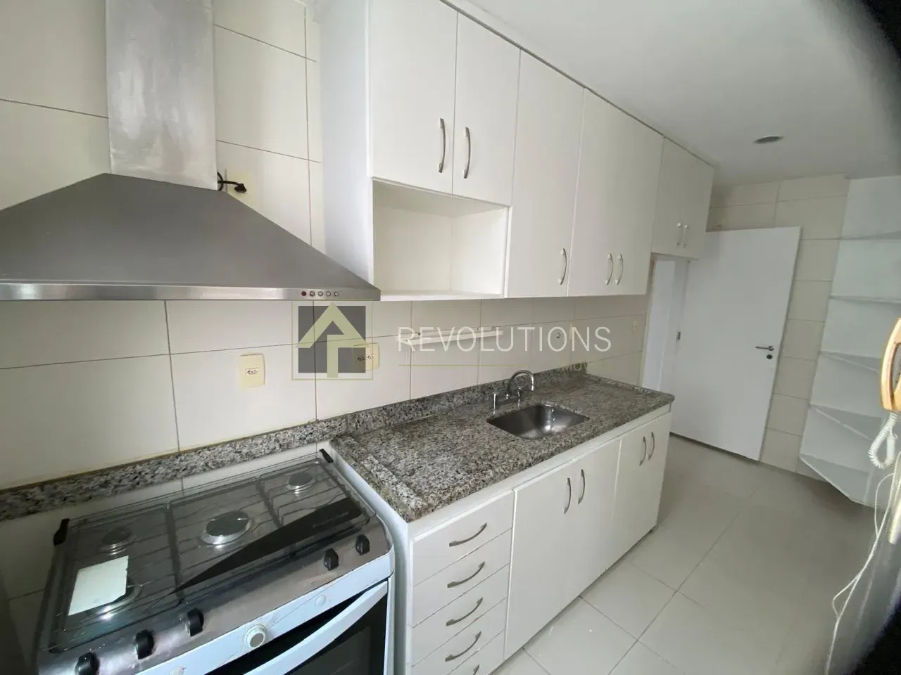 Apartment with 3 bedrooms and 3 bathrooms, enclosed kitchen — photo 19