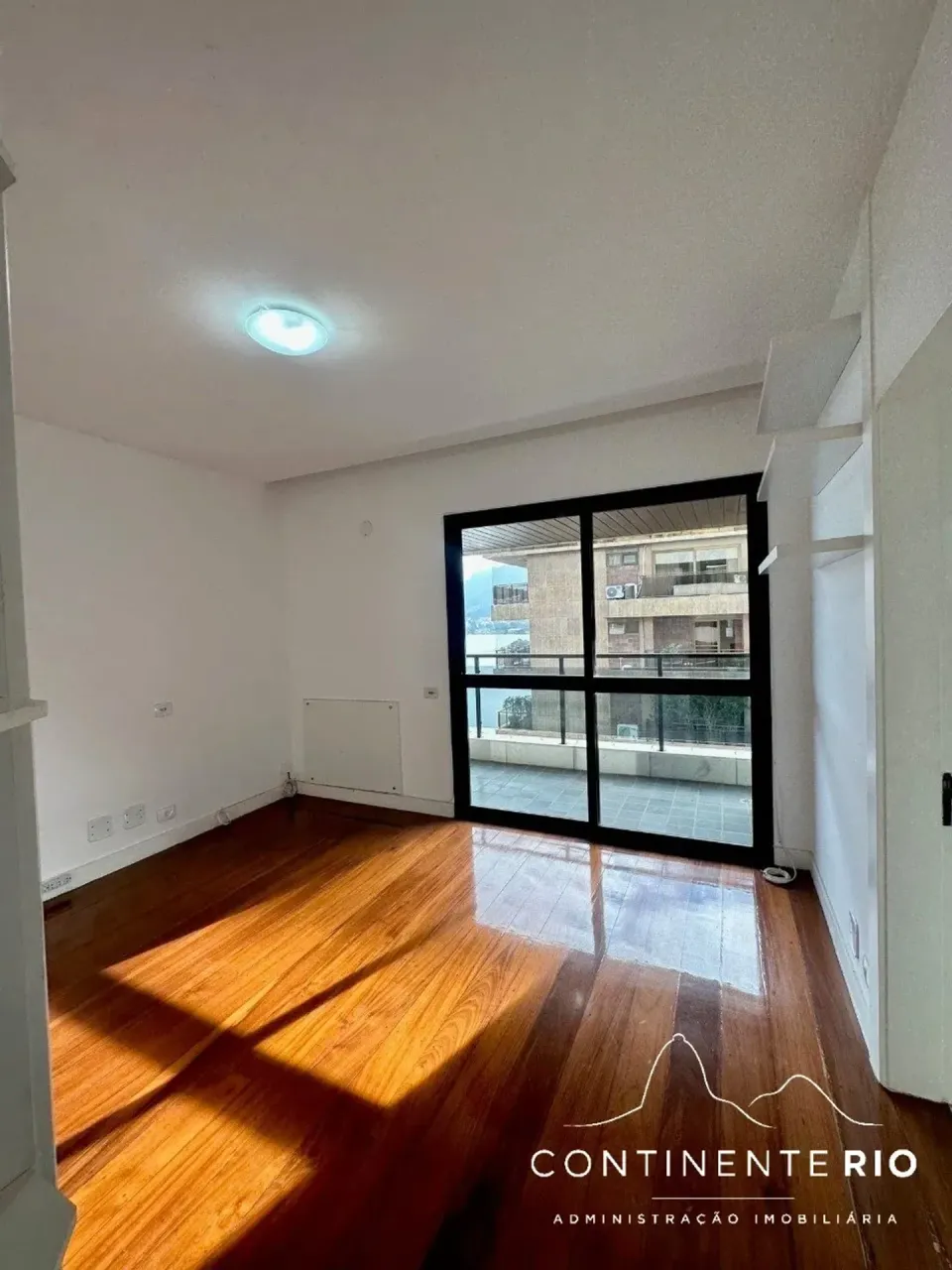 Apartamento con 4 dormitorios y balcón acristalado — photo 6