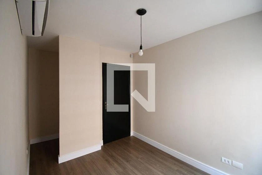 Apartment, 62 m², with wood or laminate floors — photo 7