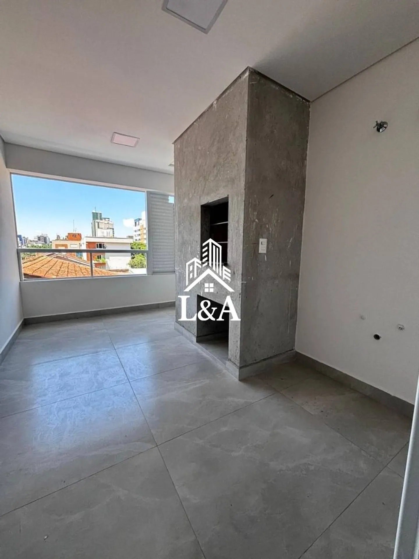 2-bedroom apartment in a building with a coworking space — photo 8
