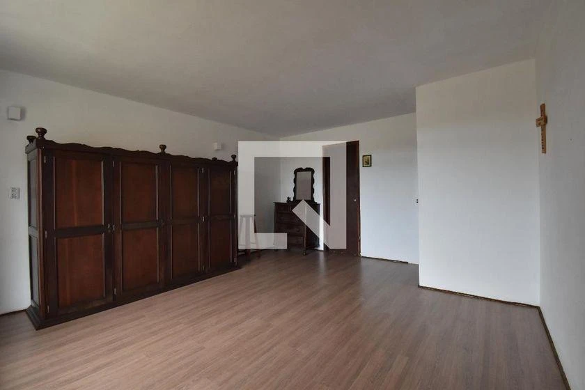 6-bedroom house with a washing machine in Curitiba — photo 9