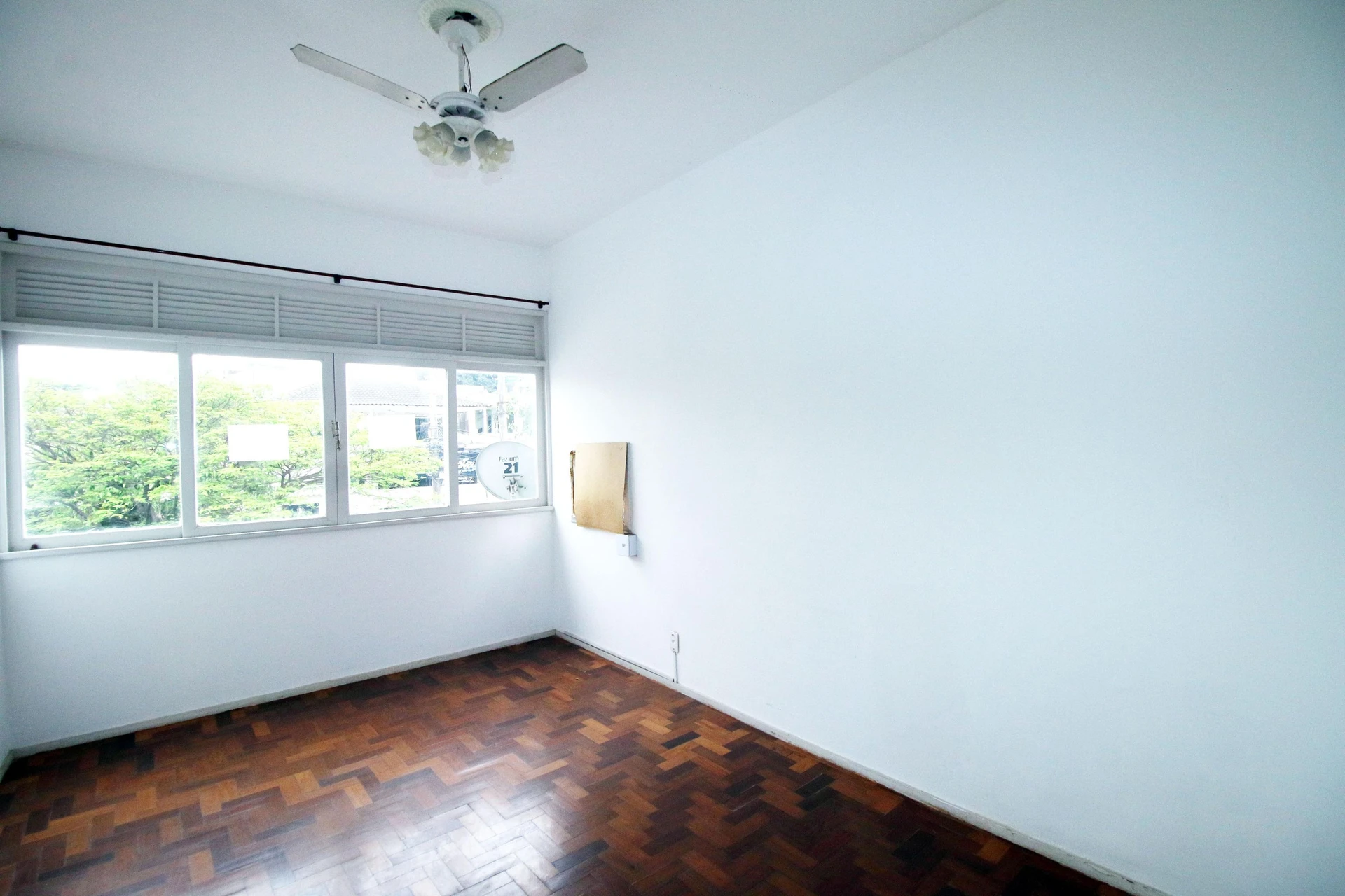 Wood or laminate floors in a 2-bedroom apartment, 63 m² — photo 18