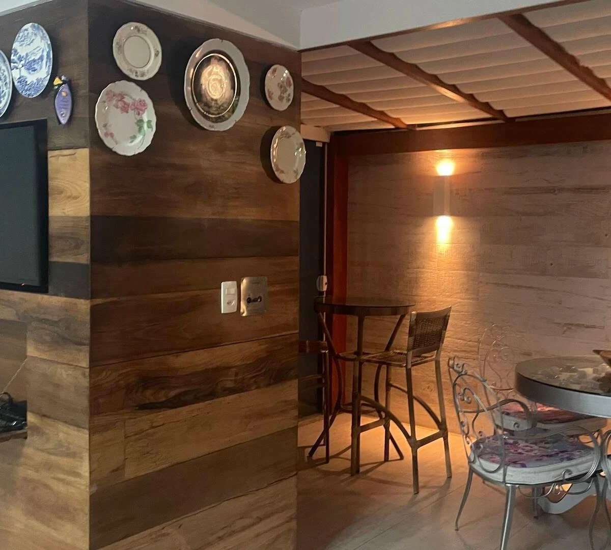 232 m² house with a walk-in closet and a bathtub — photo 15