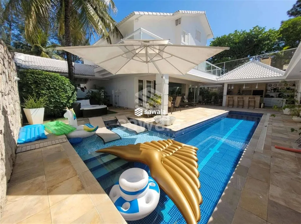 Furnished 600 m² house with 6 bedrooms and 8 bathrooms — photo 16