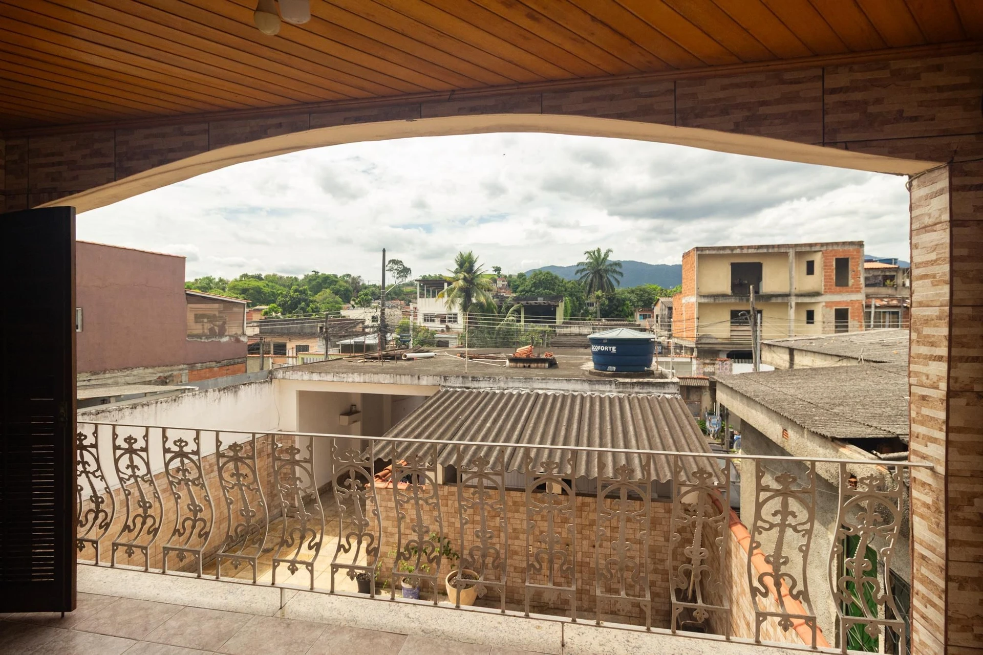 250 m² house with a garden and a mountain view — photo 26
