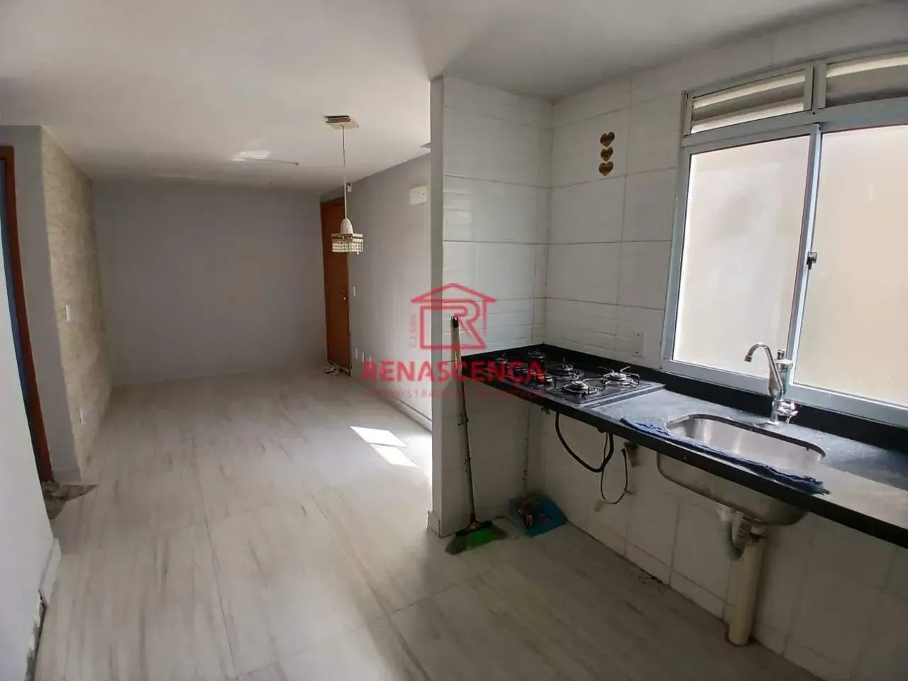 Unfurnished 2-bedroom apartment with parking spot — photo 9