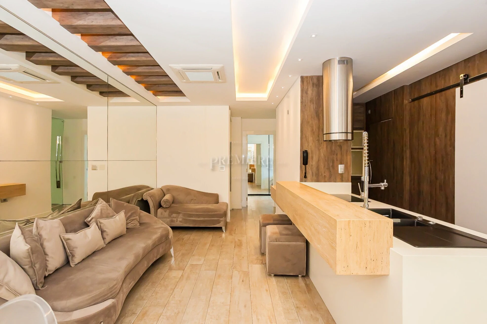 112 m² apartment with a bathtub and floor-to-ceiling windows — photo 6