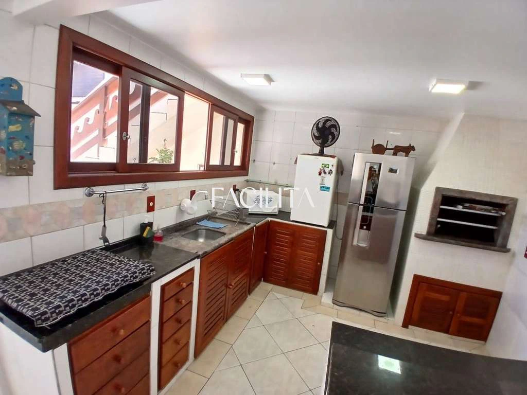 Casa com 3 dormitórios e 407 m² com vaga para 4 carros — photo 4
