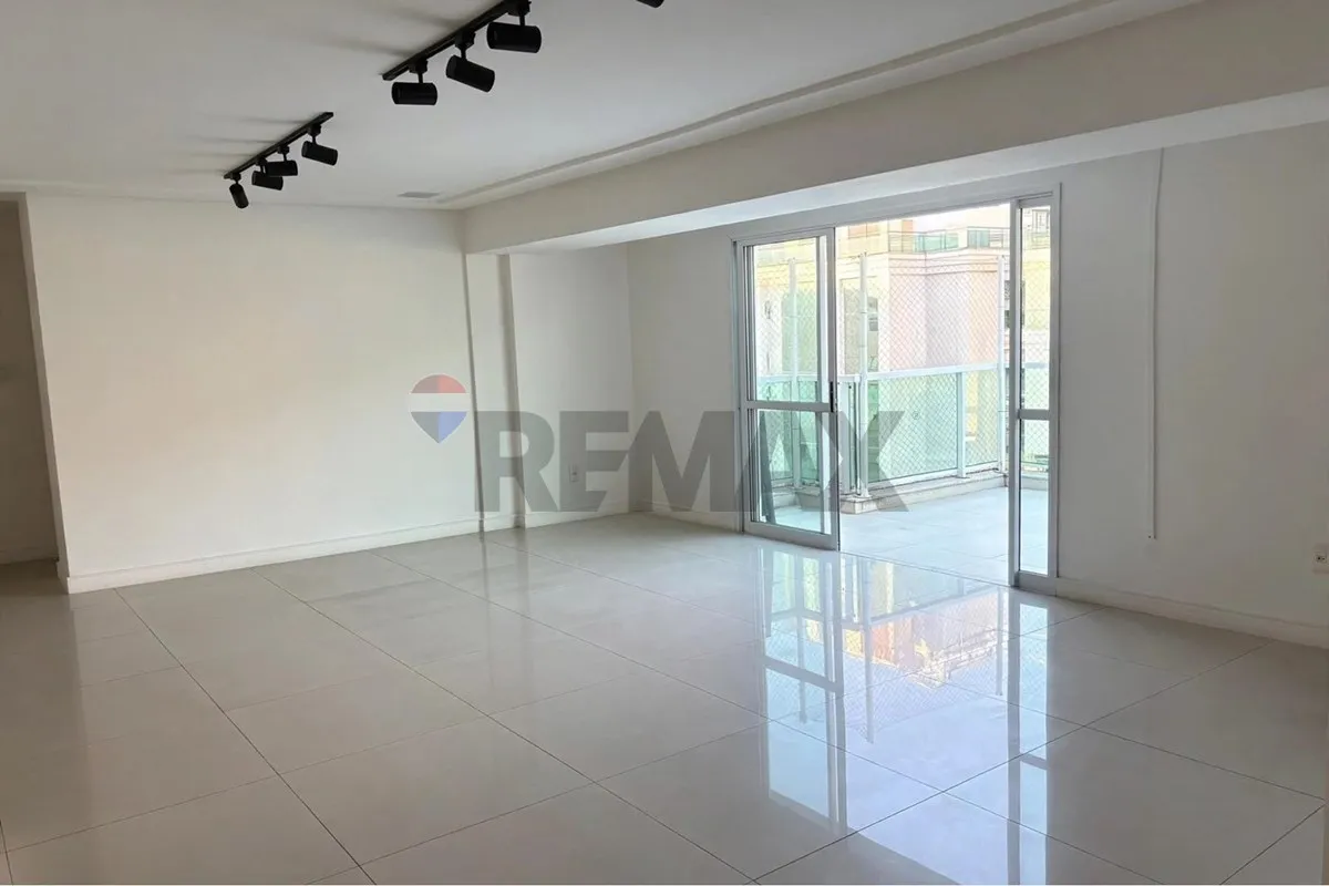 Apartment with 5 bedrooms and a glassed-in balcony — photo 3