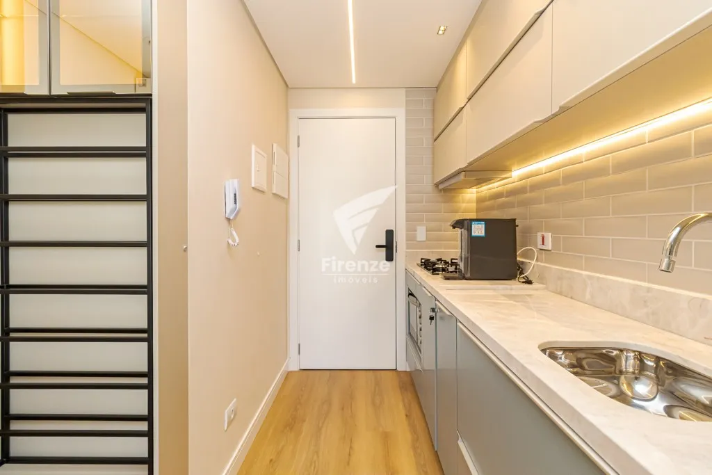 Apartamento mobiliado com cozinha integrada e varanda fechada — photo 5