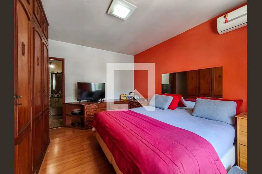 Mountain view in a 4-bedroom apartment, 159 m² — photo 10