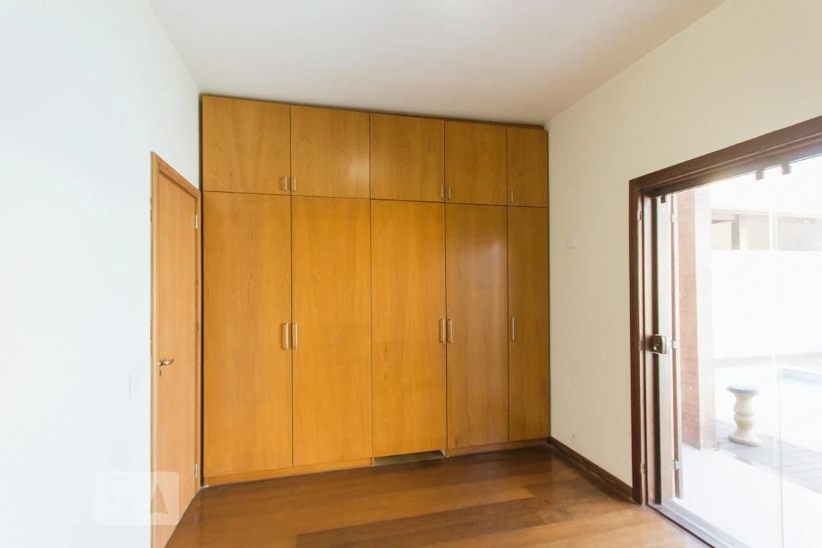 Casa mobiliada com 3 suítes e 6 banheiros — photo 3