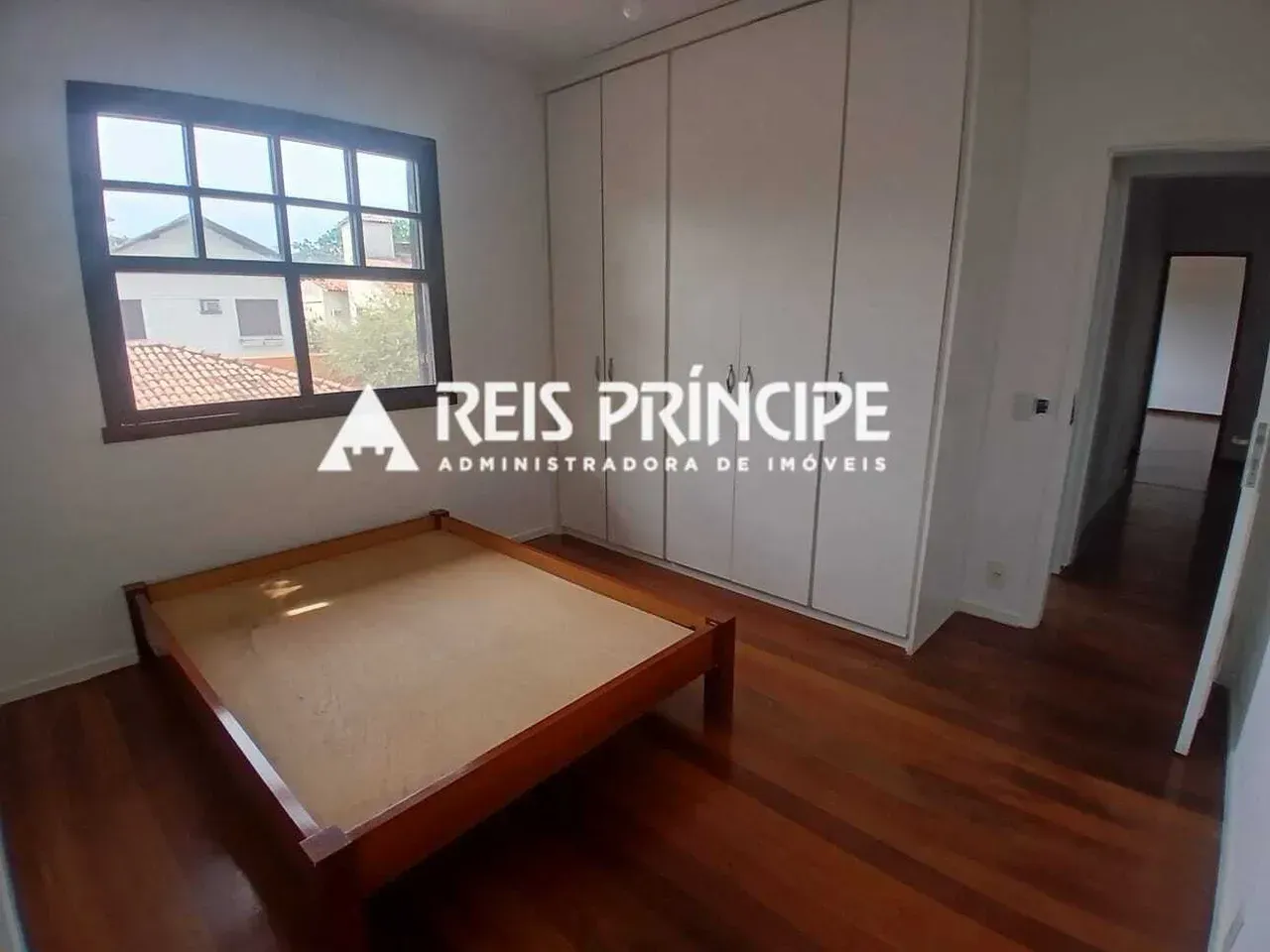 Unfurnished house with 4 bedrooms and 5 bathrooms — photo 4