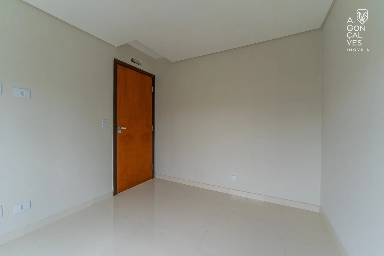House with 3 bedrooms and an open-plan kitchen — photo 6