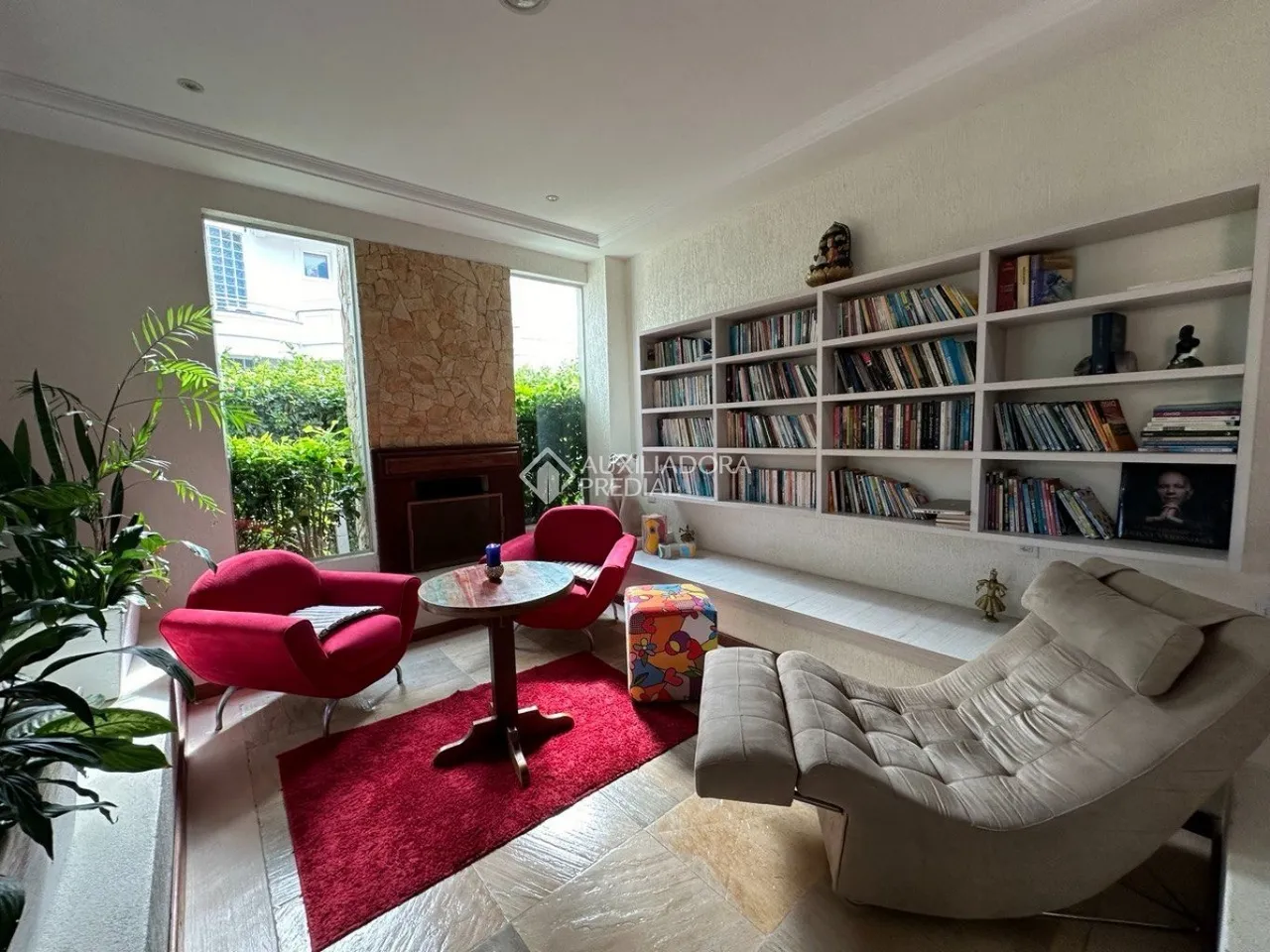 3 quartos e varanda envidraçada: casa de 288 m² — photo 20